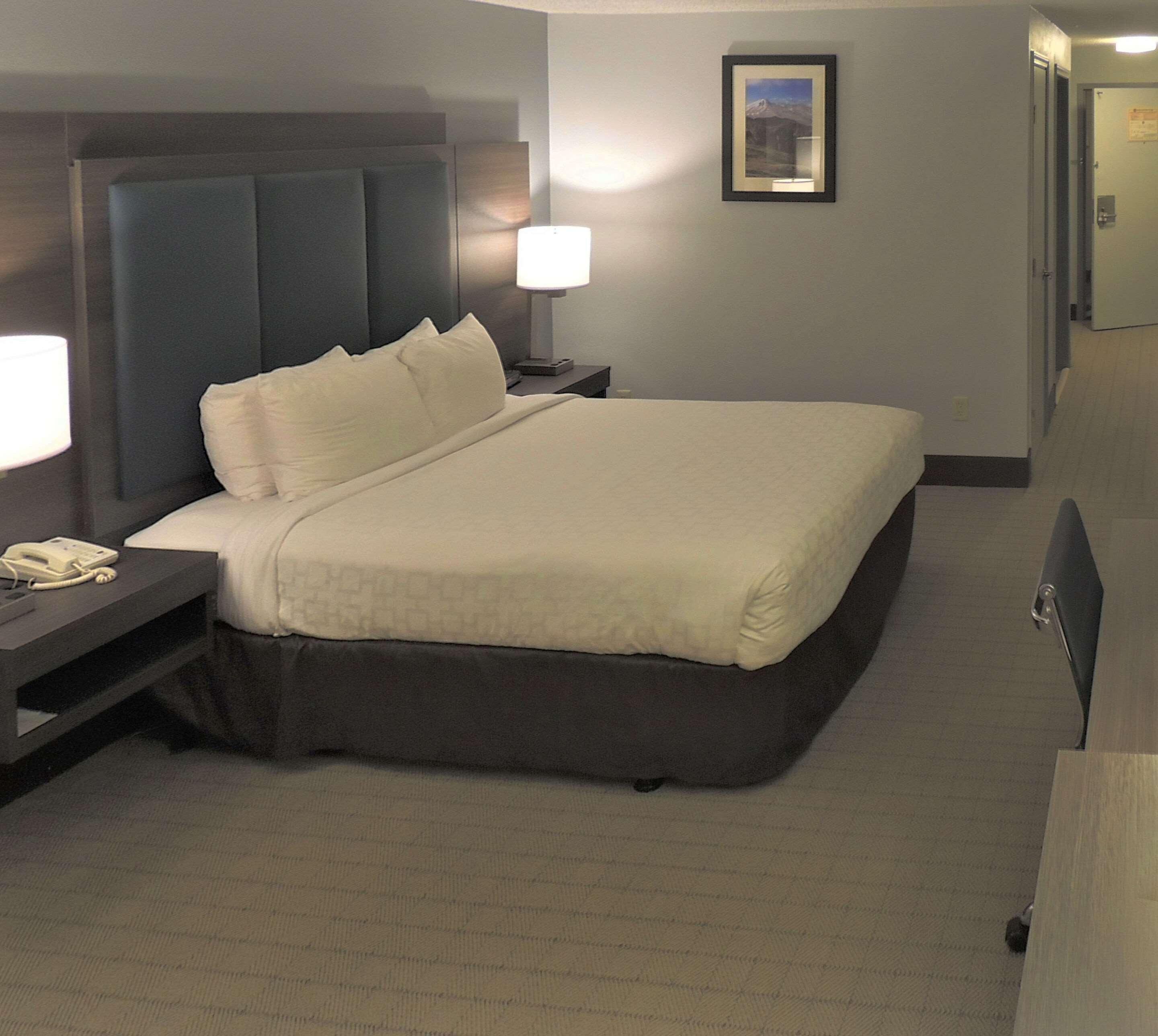 Surestay By Western Airport North