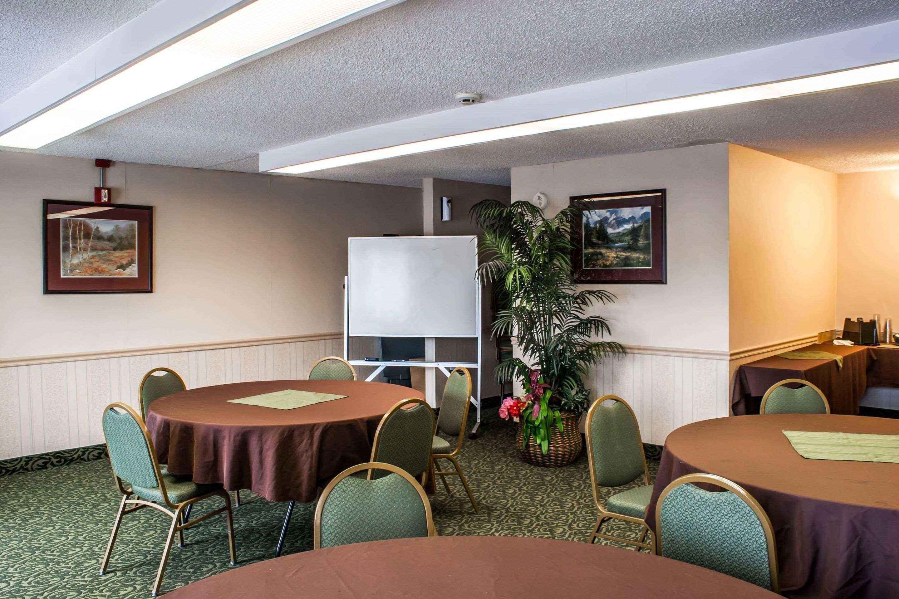 Surestay By Western Airport North Hotel 3*