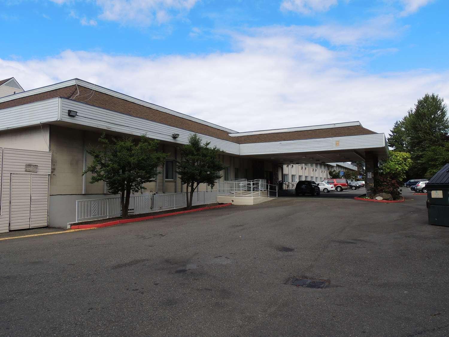 Surestay By Western Airport North