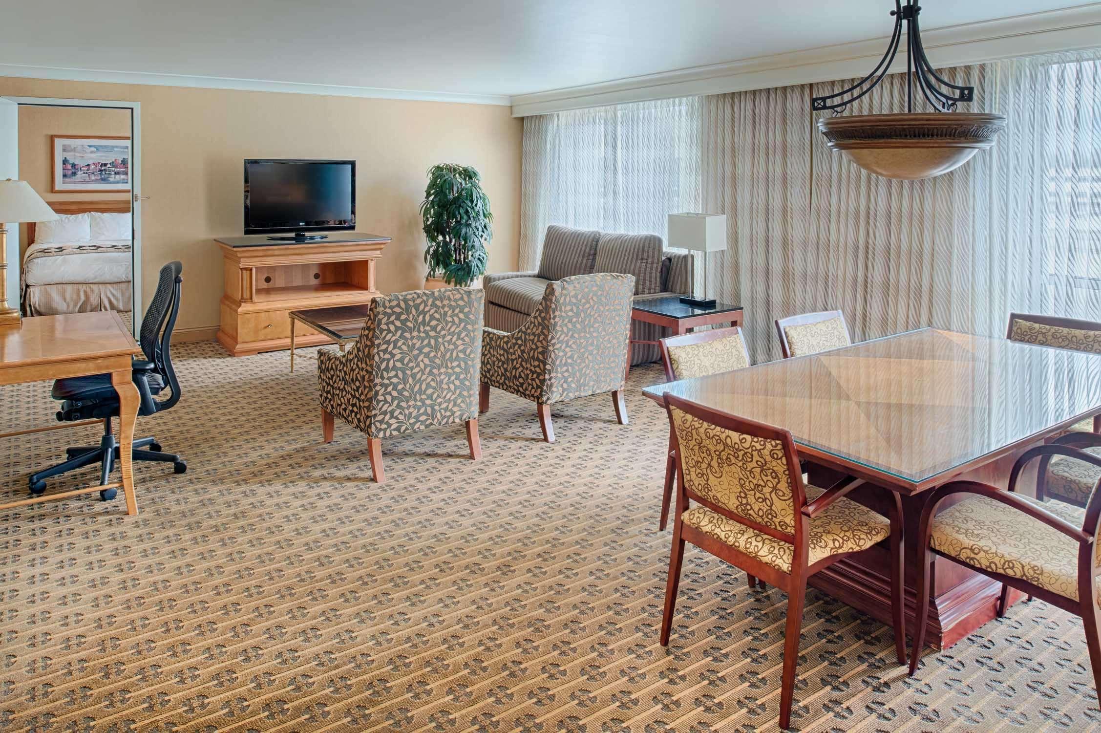 Hilton Seattle Airport & Conference Center Hotel SeaTac