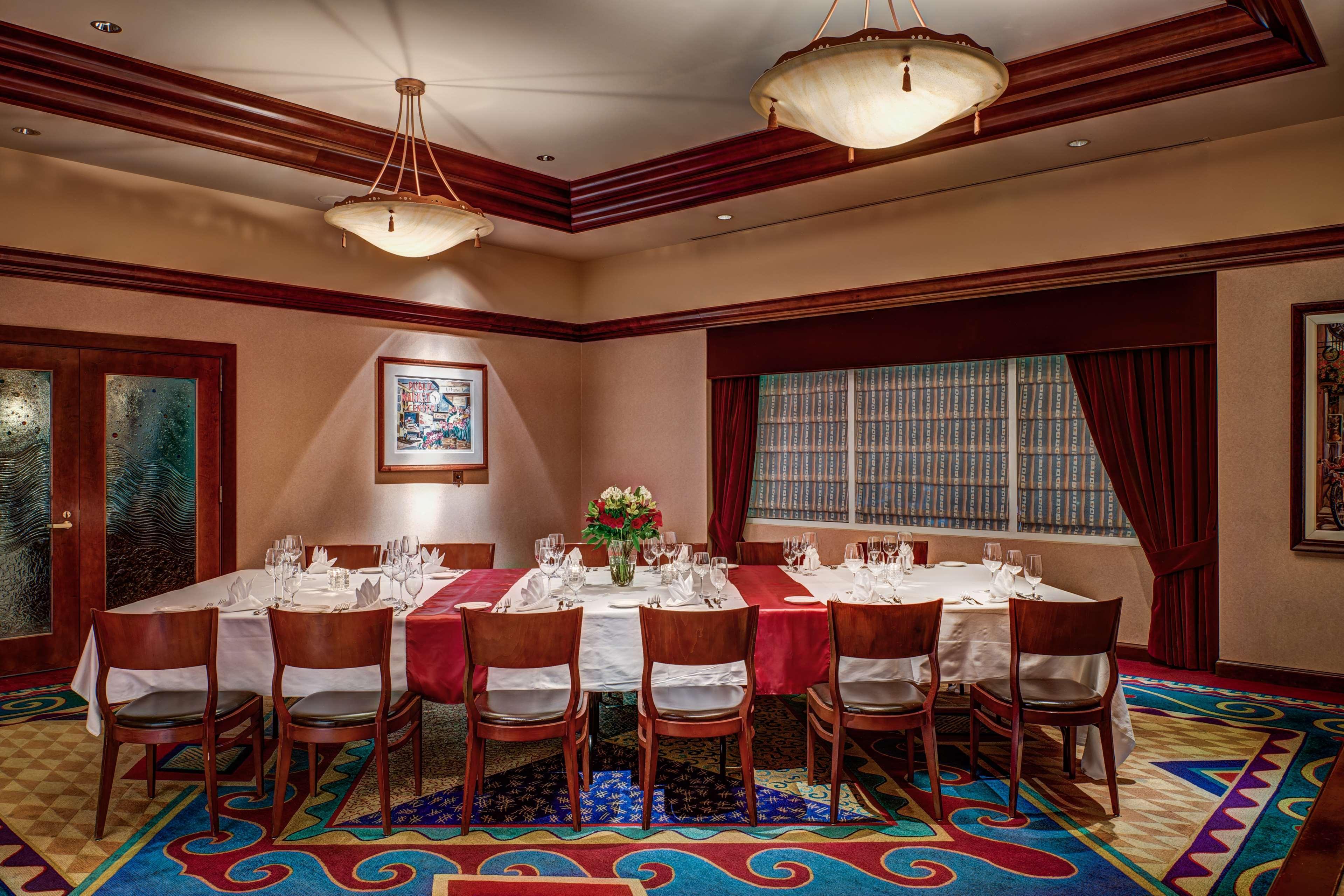 Hotel Hilton Seattle Airport & Conference Center 3*