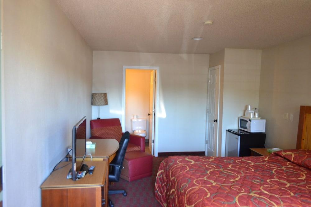 Inn Skyway -