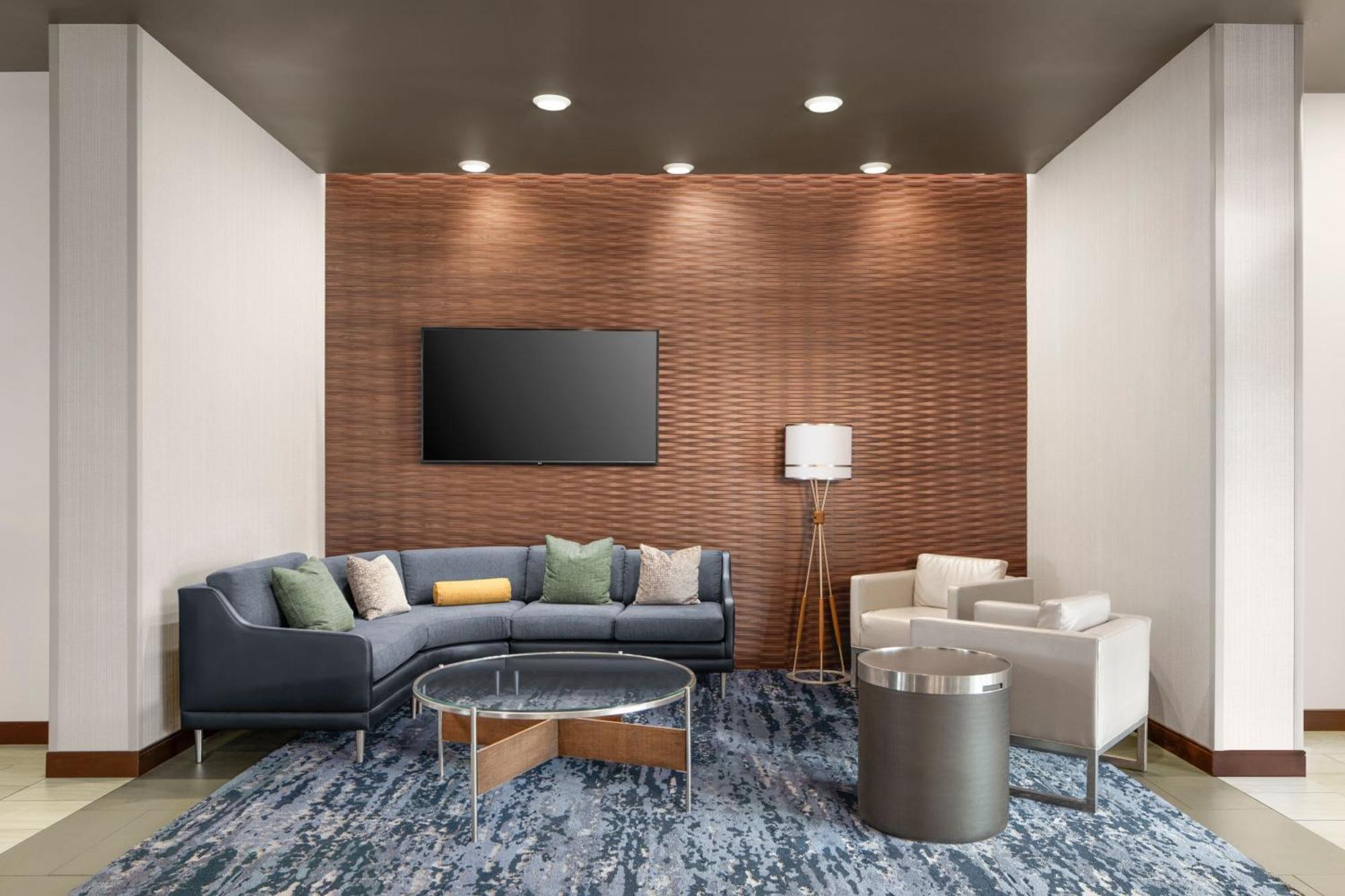 Courtyard By Marriott Seattle Airport