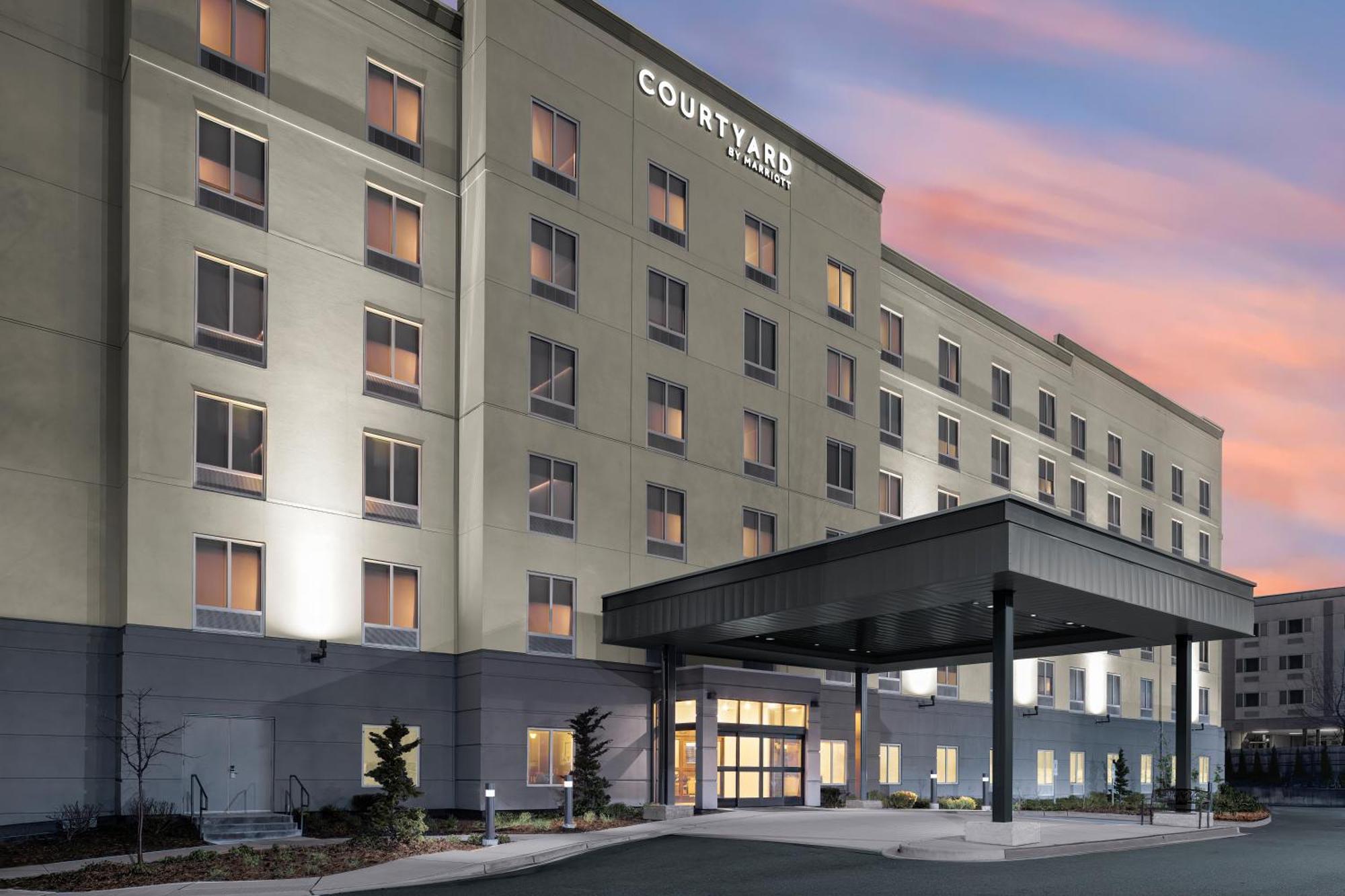 Courtyard By Marriott Seattle Airport Hotel SeaTac