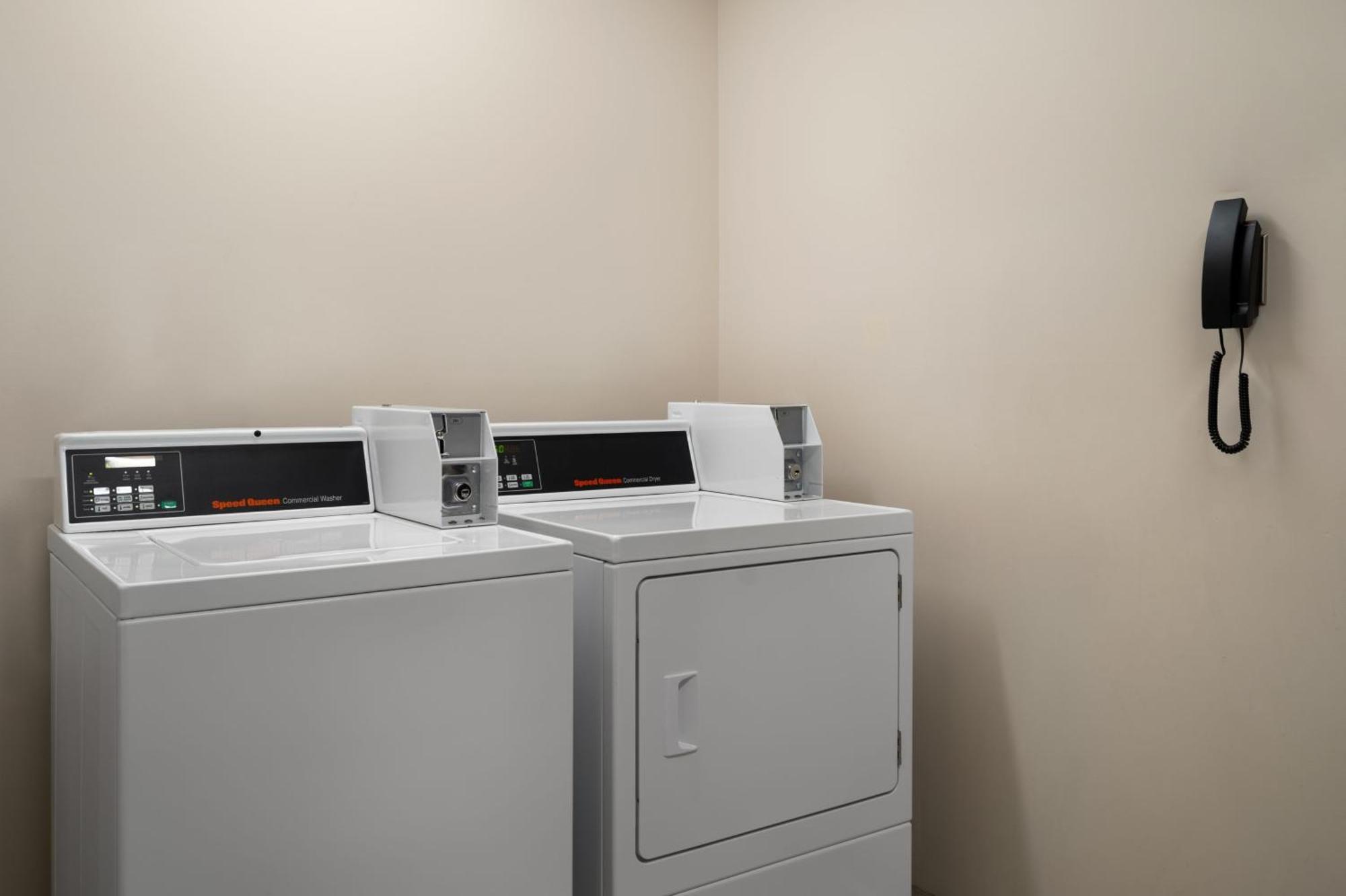 Courtyard By Marriott Seattle Airport Hotel 3*