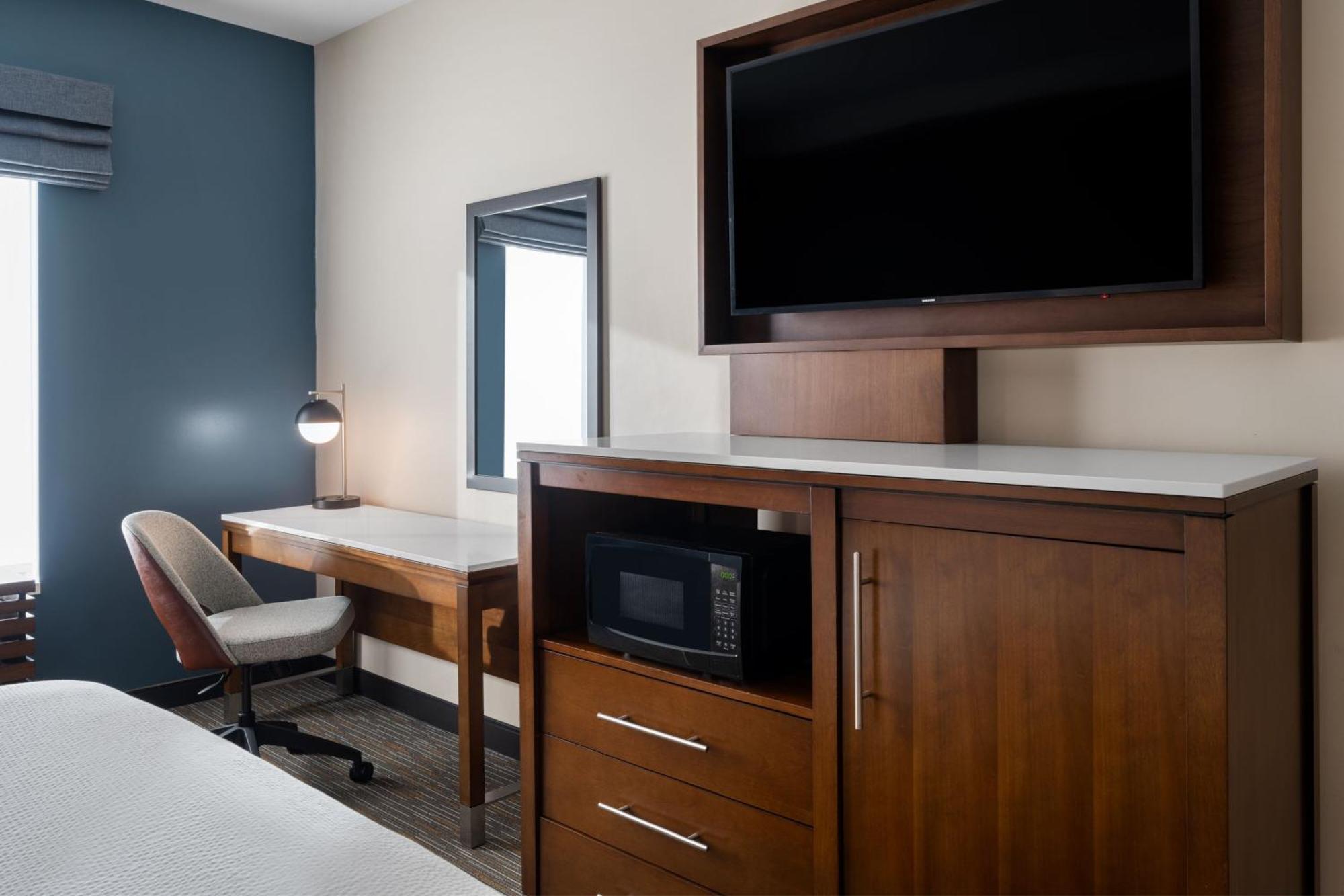 Courtyard By Marriott Seattle Airport Hotel SeaTac