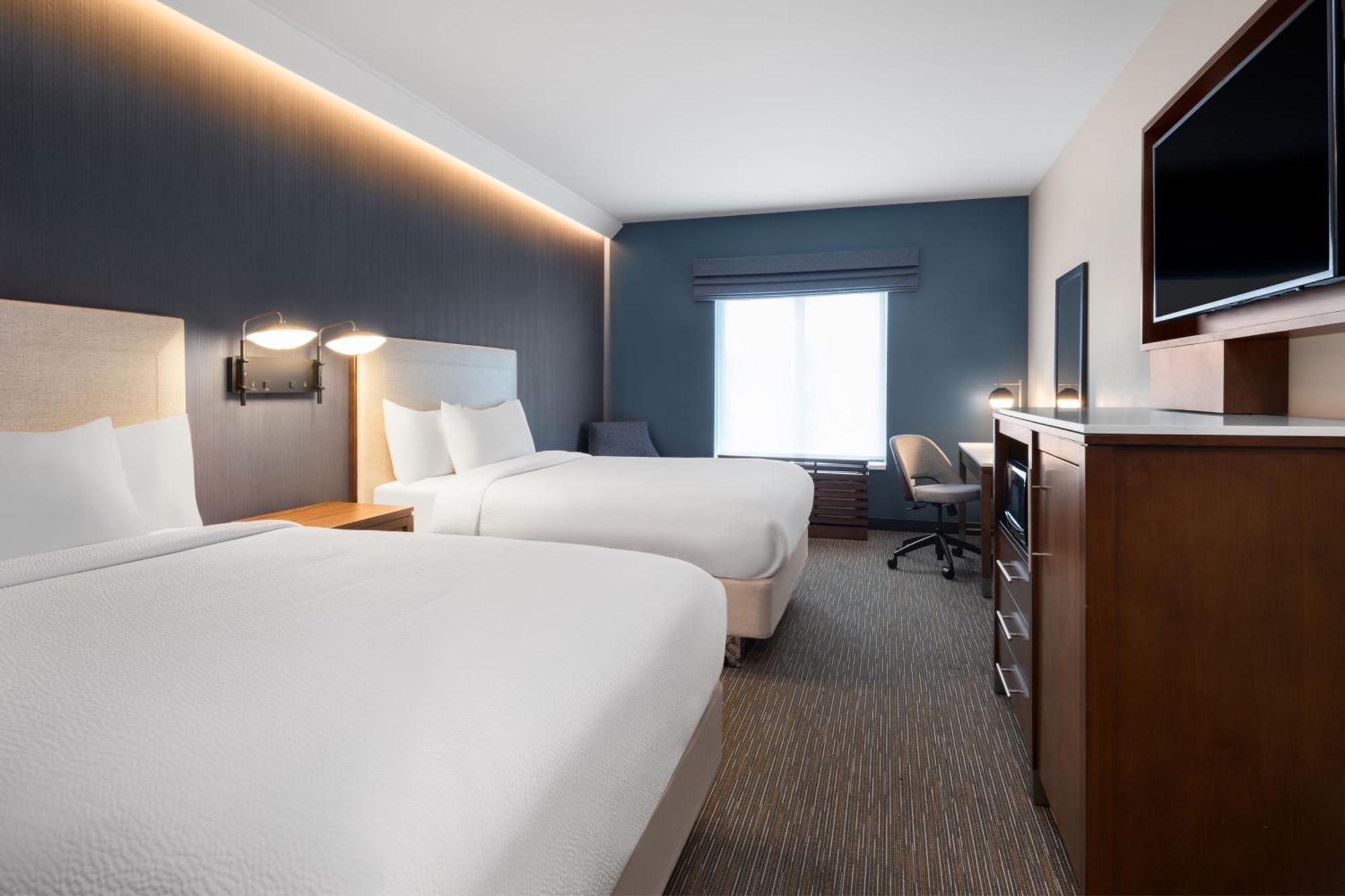 Hotel Courtyard By Marriott Seattle Airport 3*
