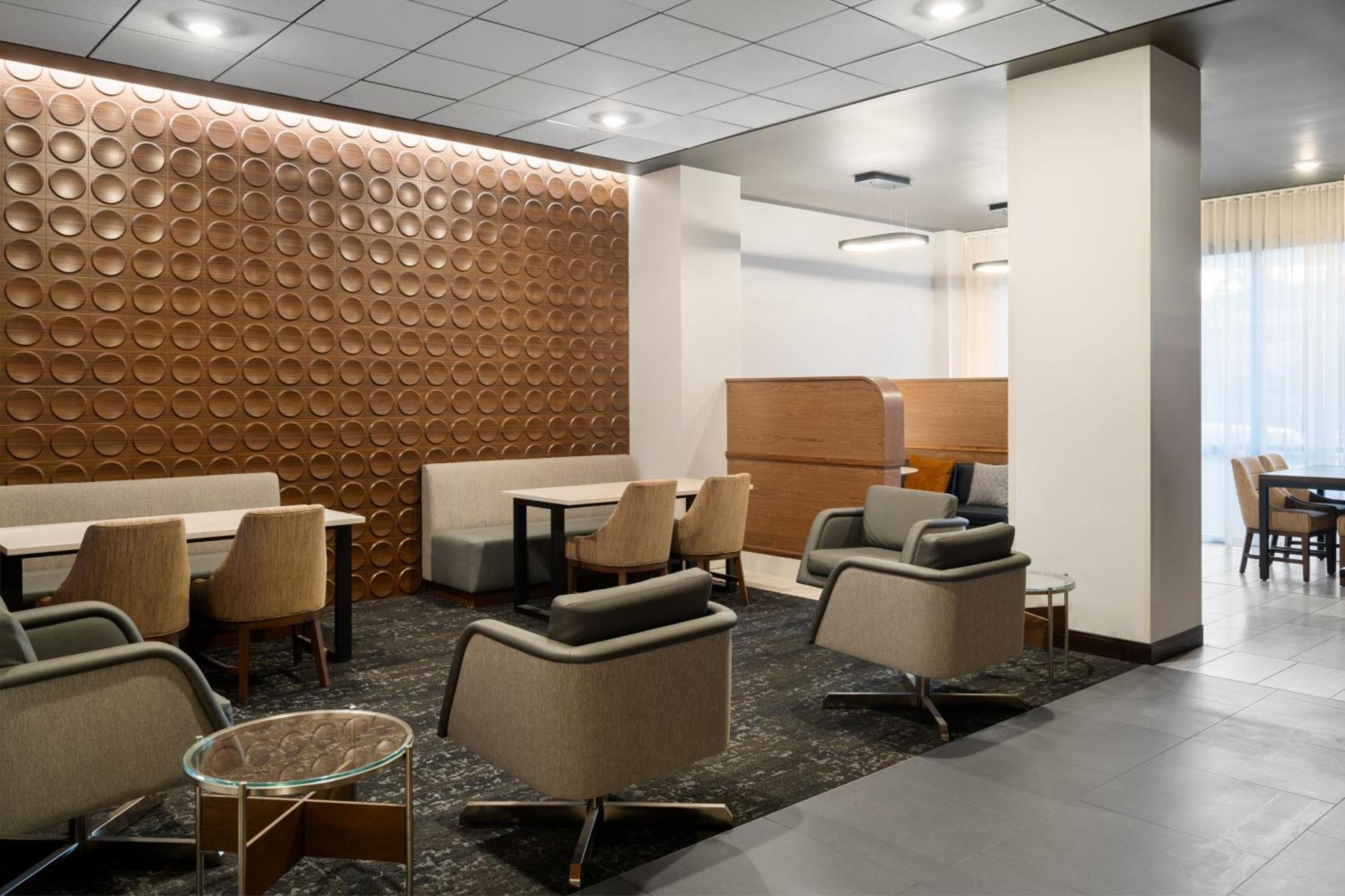 Courtyard By Marriott Seattle Airport Hotel 3*
