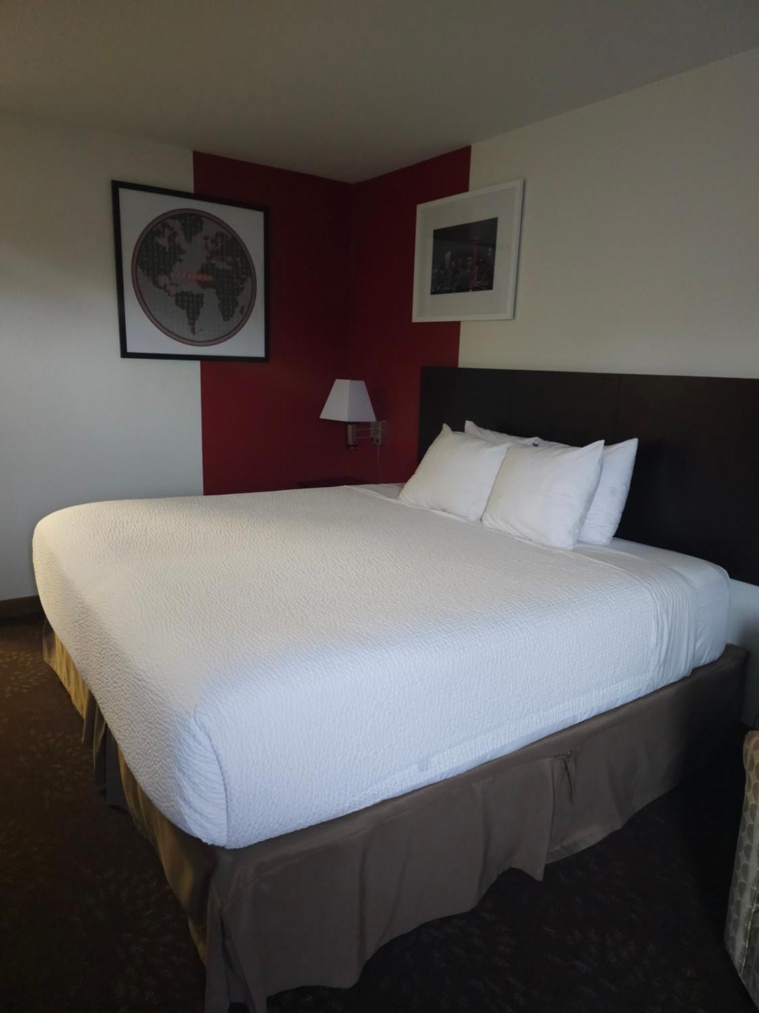 Hotel Ramada By Wyndham Airport SeaTac