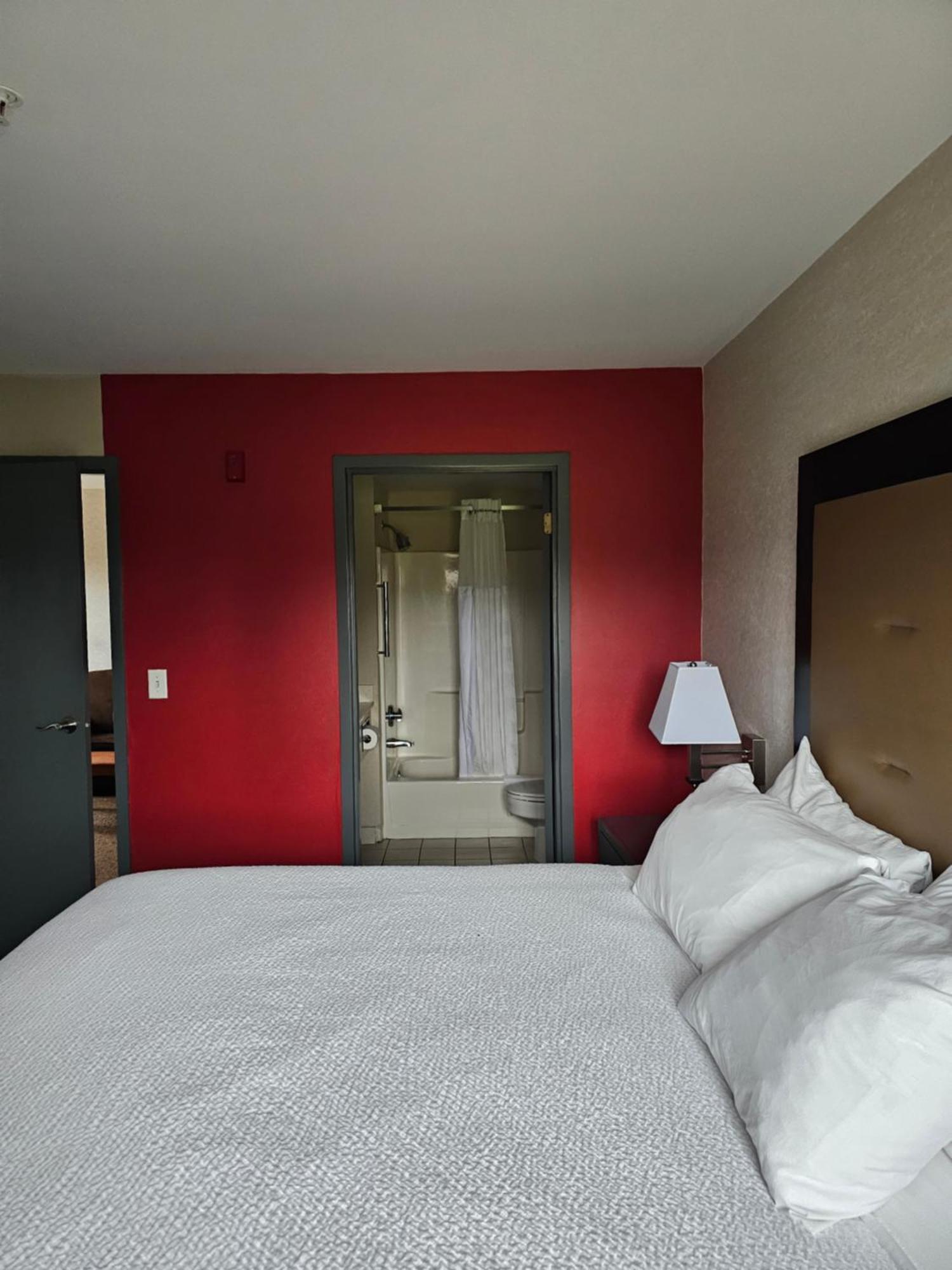 Ramada By Wyndham Airport 3* SeaTac