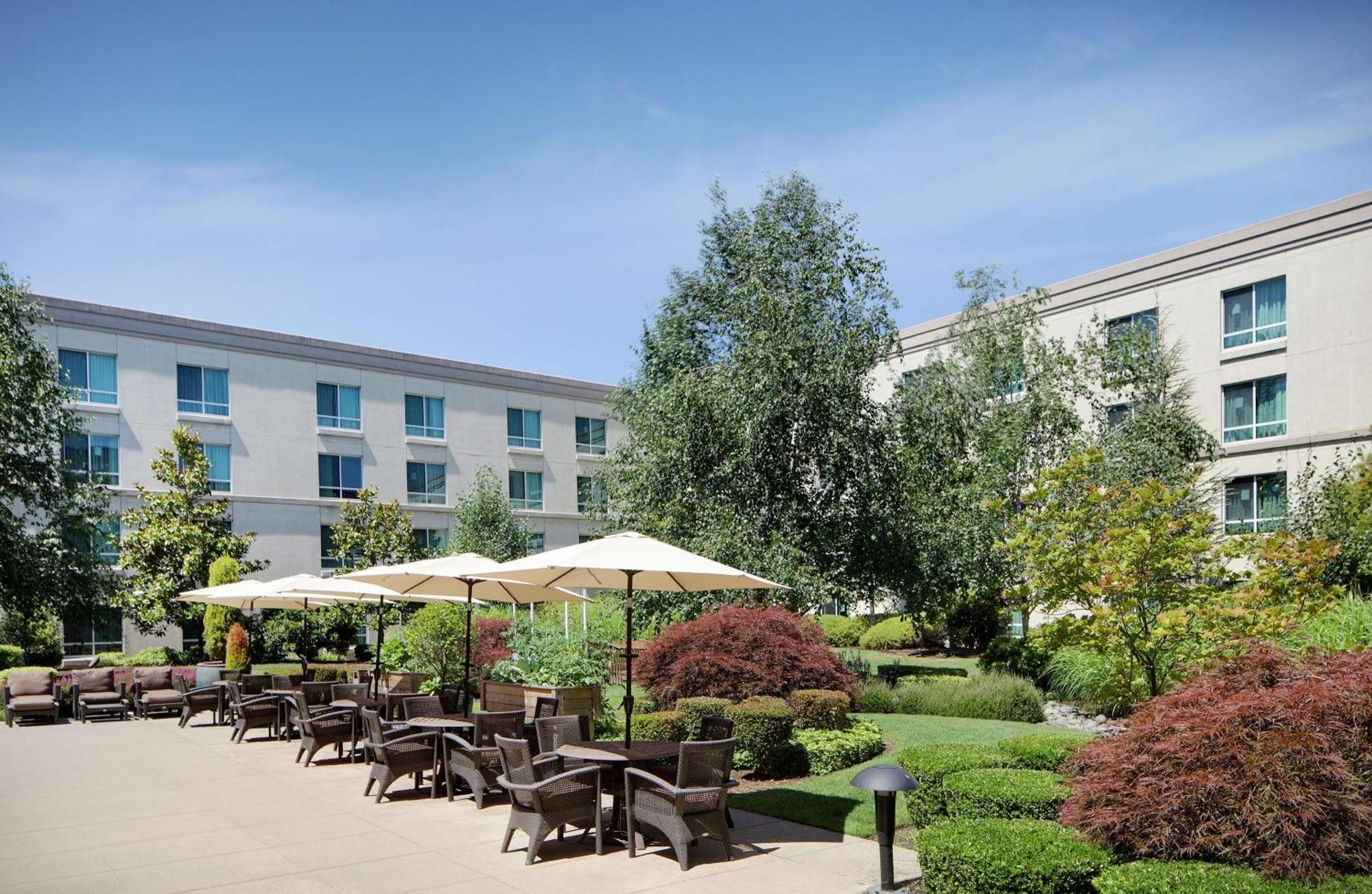 Hotel Hilton Seattle Airport & Conference Center 3*