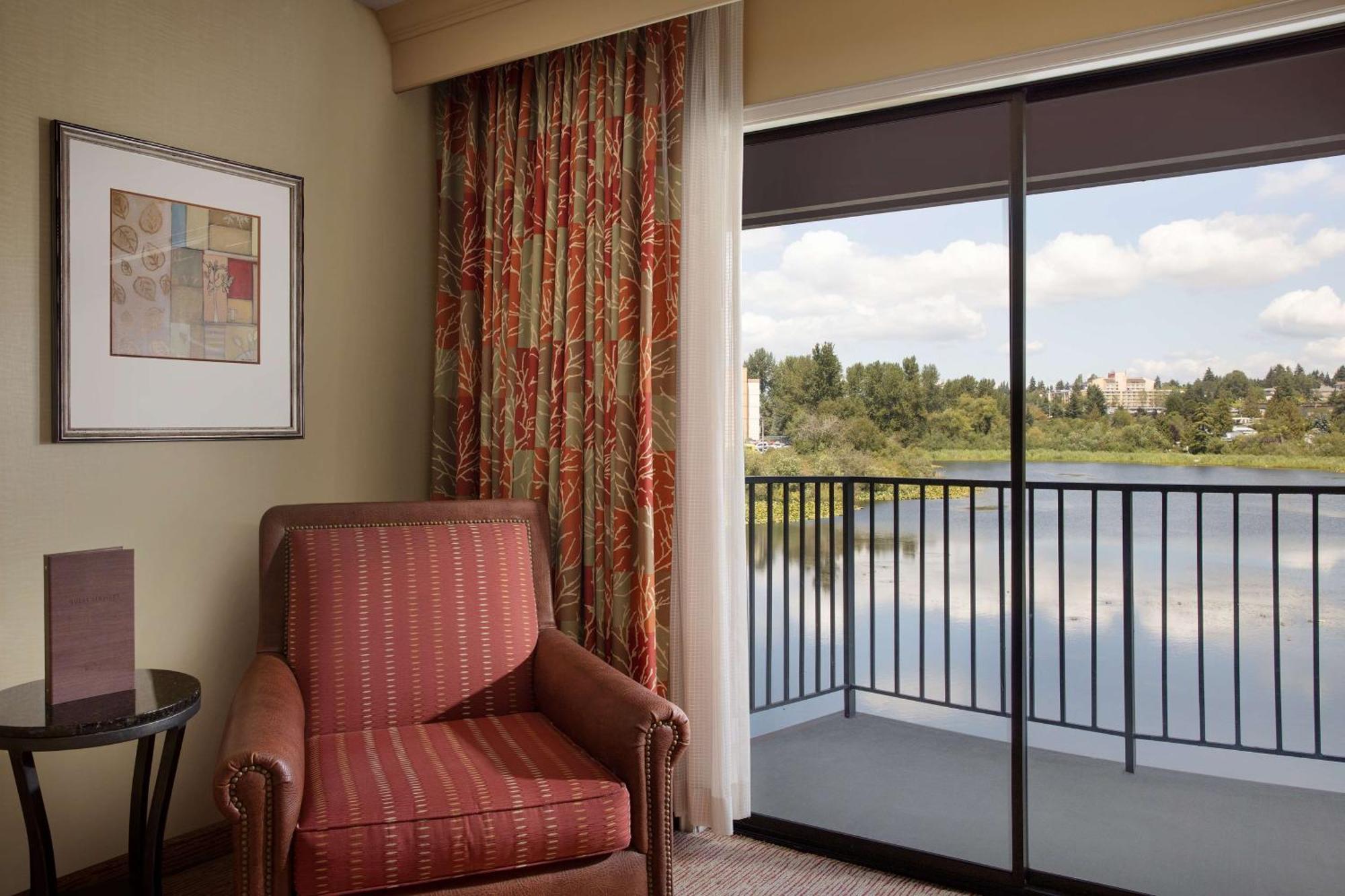 Hotel Doubletree By Hilton Seattle Airport 4*
