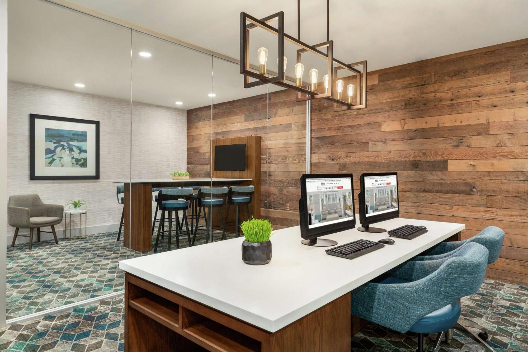 Hilton Garden Seattle Airport