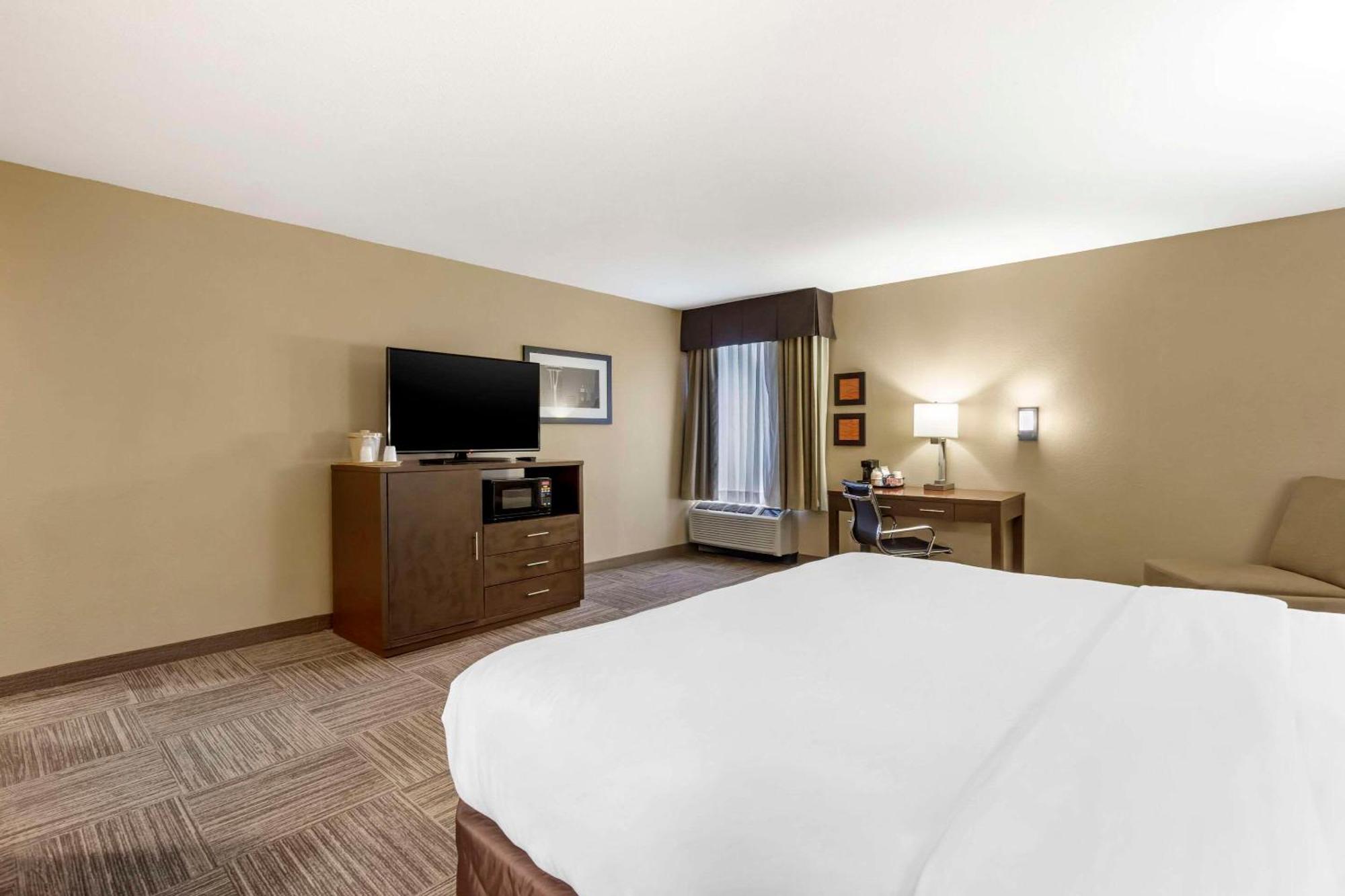 Hotel Comfort & Sea-tac Airport 3*