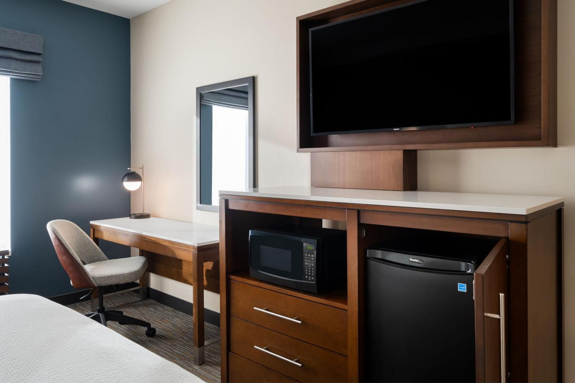 Courtyard By Marriott Seattle Airport Hotel SeaTac