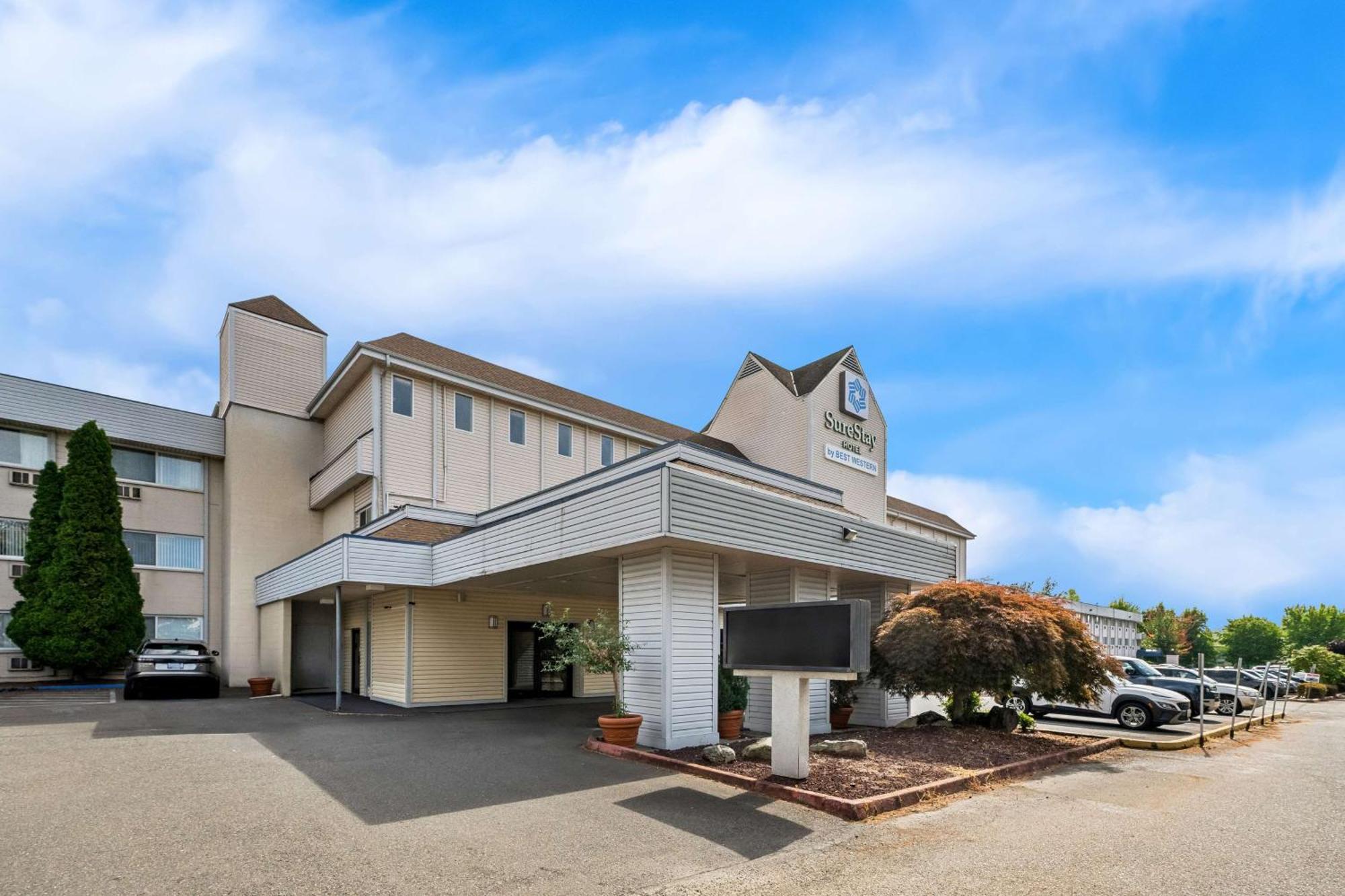Hotel Surestay By Western Airport North