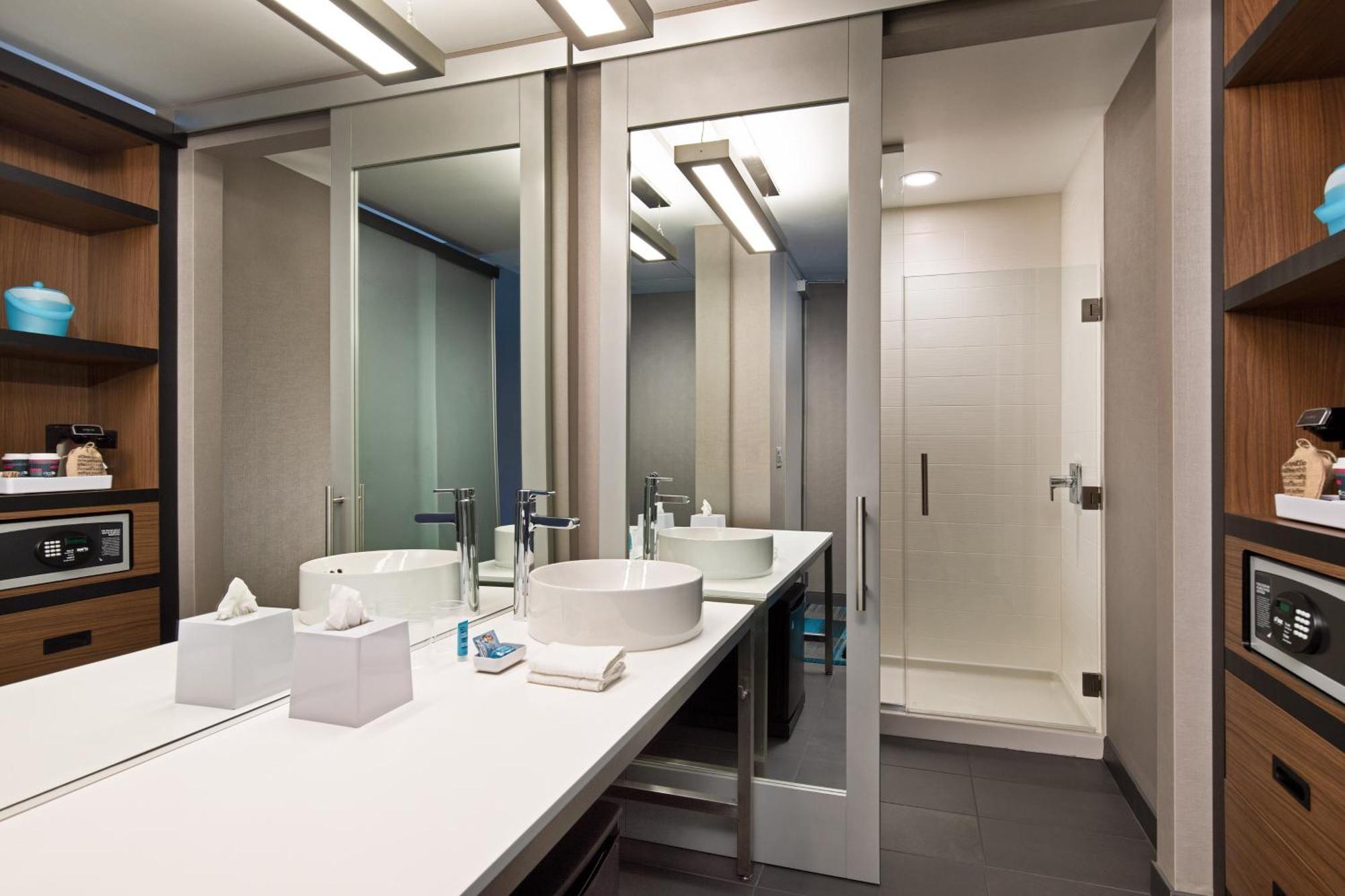 Aloft Seattle Sea-tac Airport Hotel SeaTac