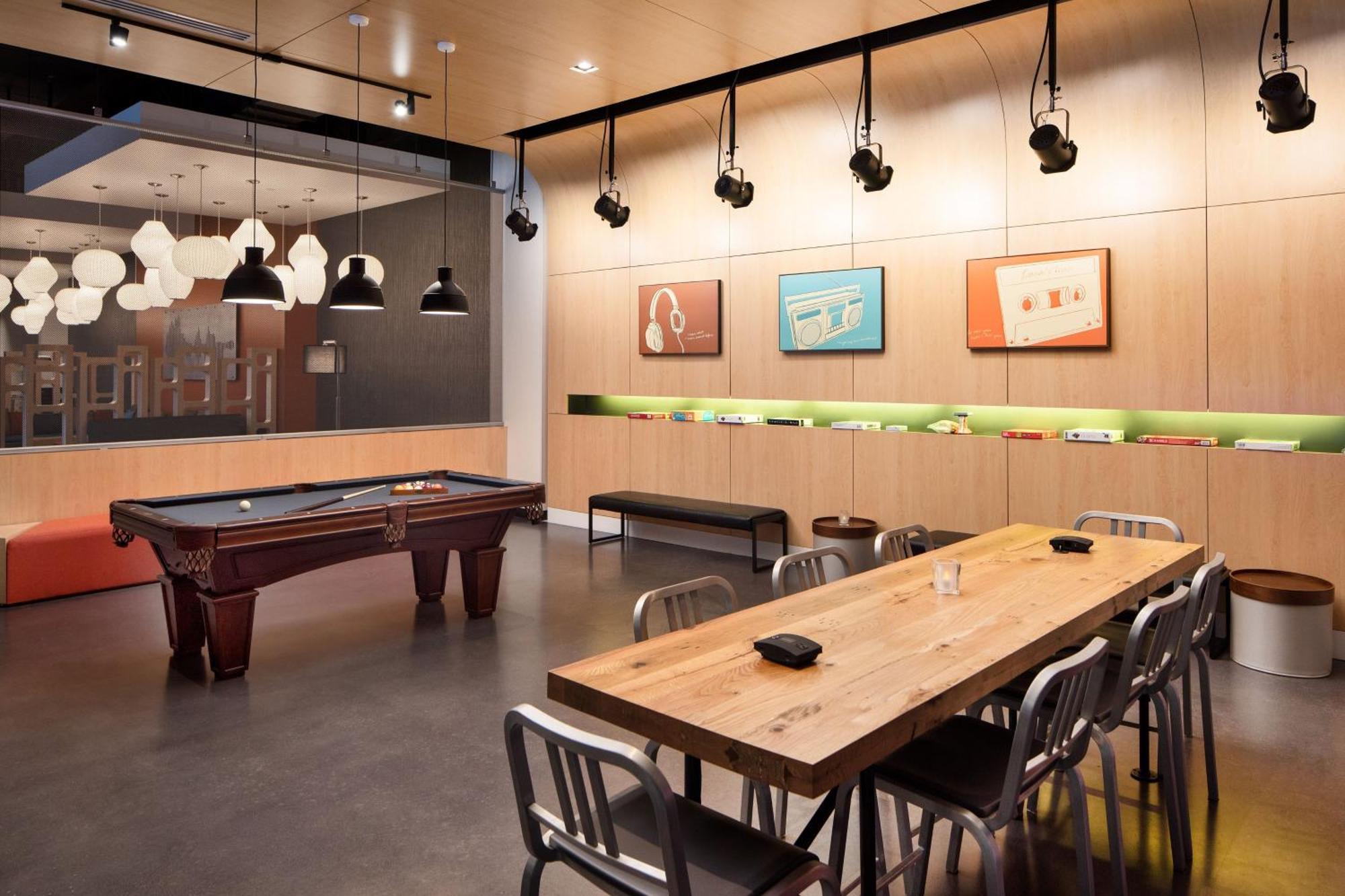 Hotel Aloft Seattle Sea-tac Airport 3*