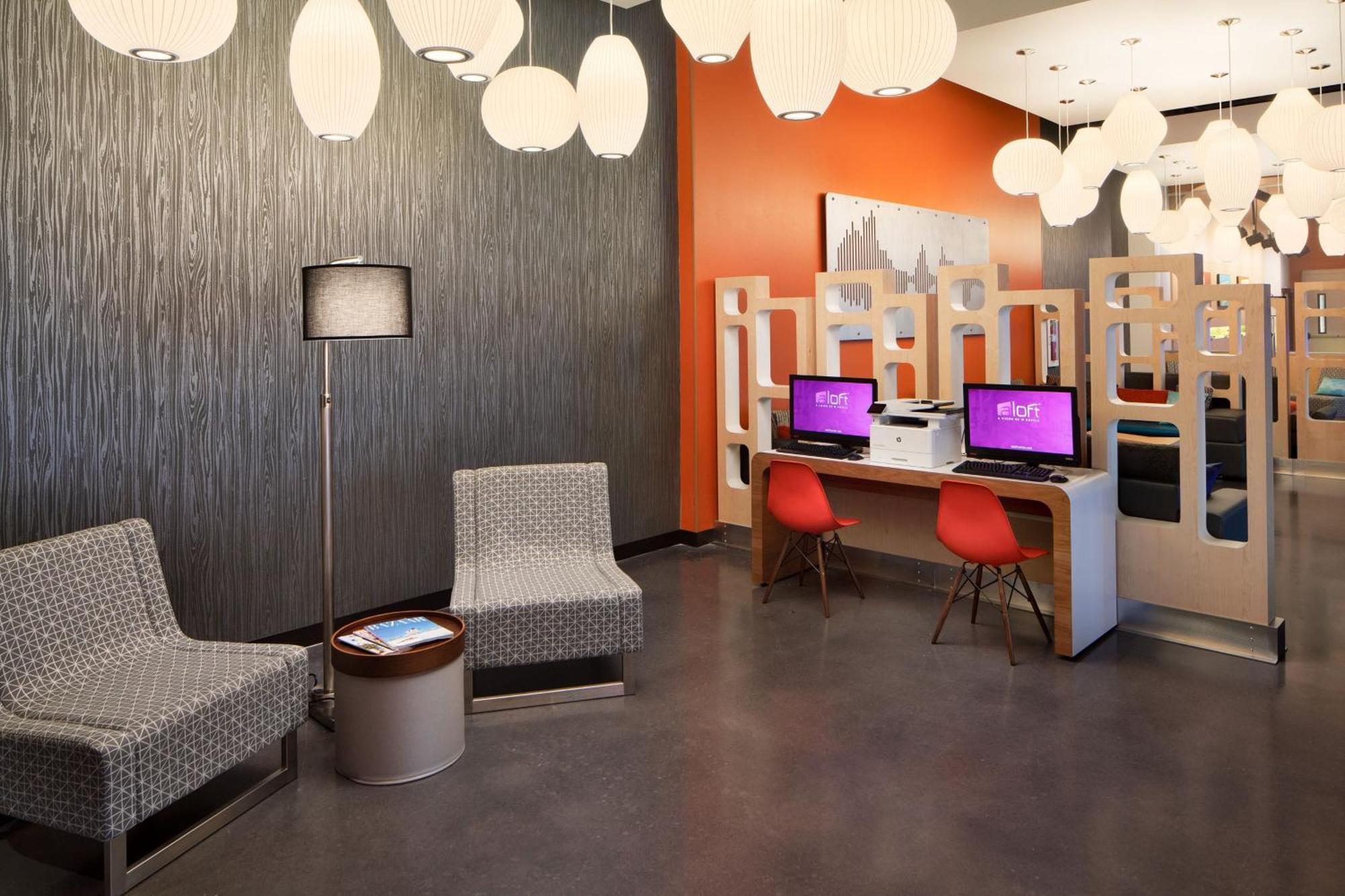 Hotel Aloft Seattle Sea-tac Airport 3*