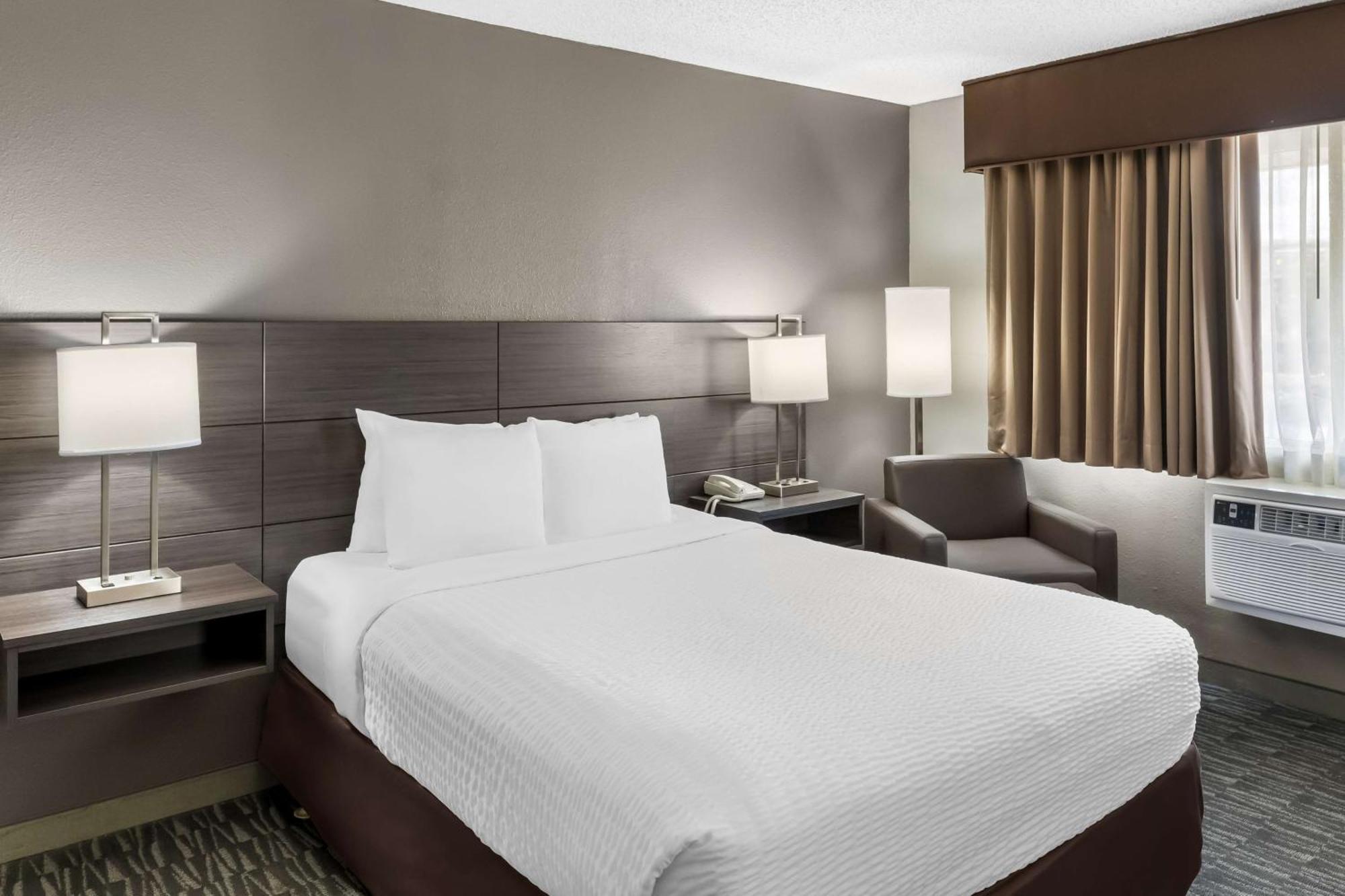 Surestay By Western Airport North 3*