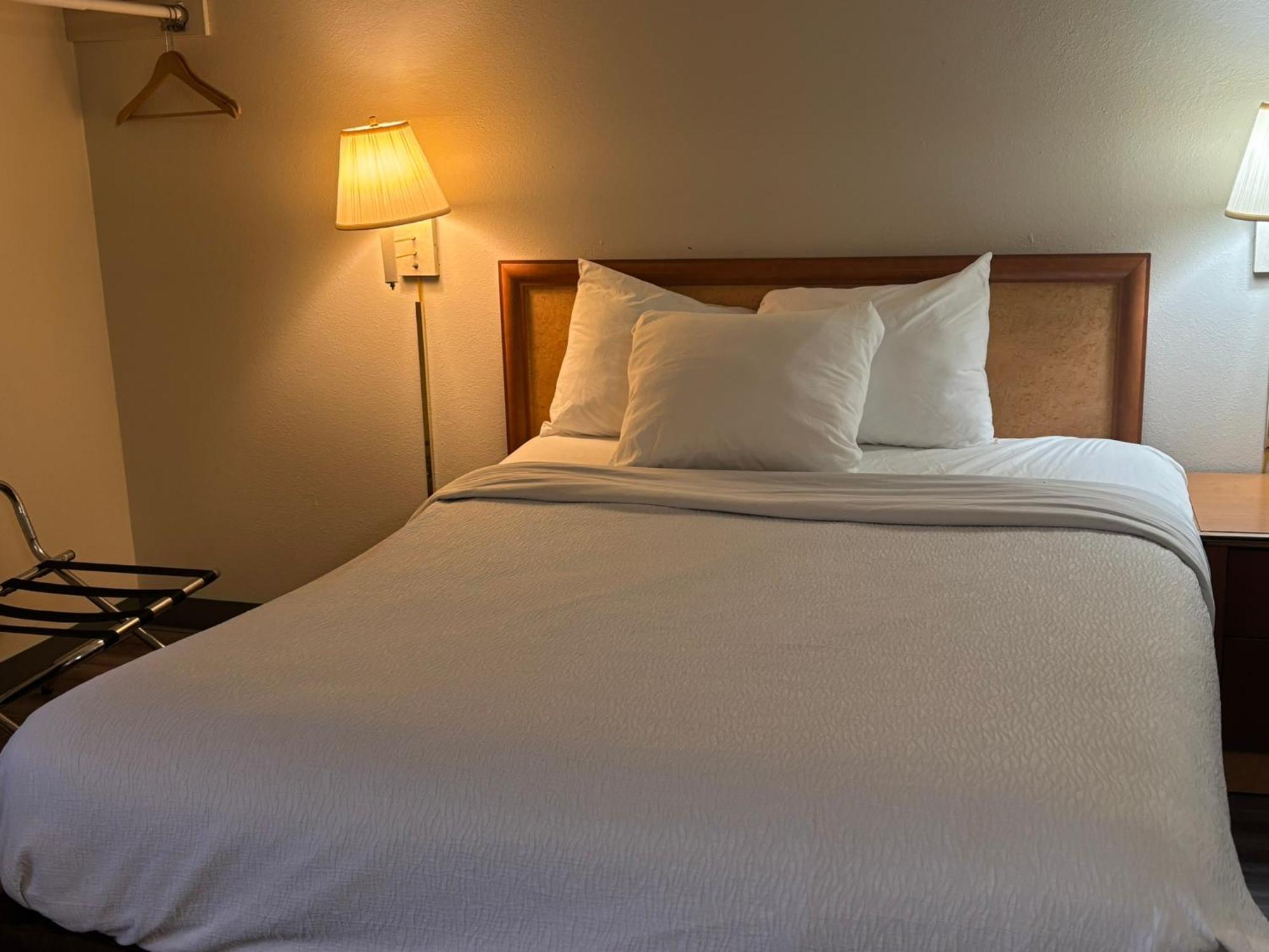 Inn Skyway -