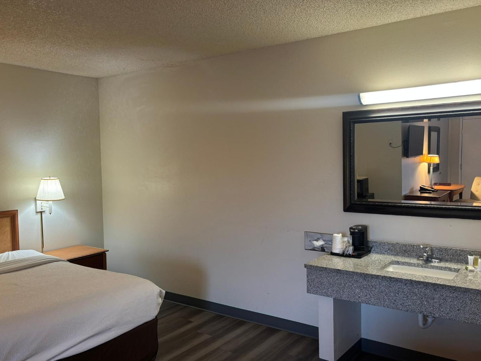 Inn Skyway - SeaTac
