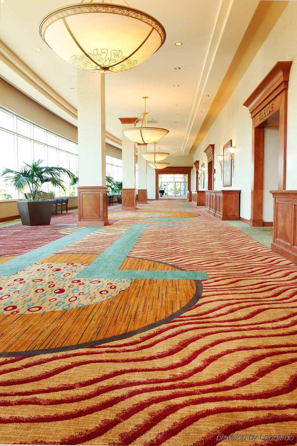 Hilton Seattle Airport & Conference Center Hotel 3*