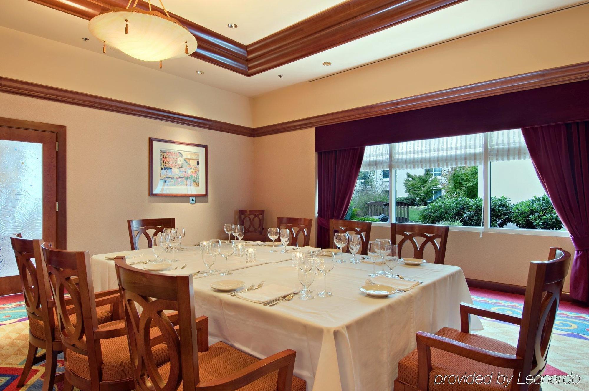 Hilton Seattle Airport & Conference Center Hotel SeaTac