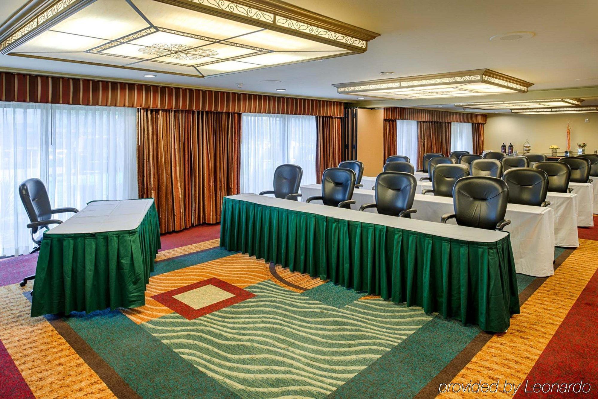 Hilton Seattle Airport & Conference Center Hotel SeaTac