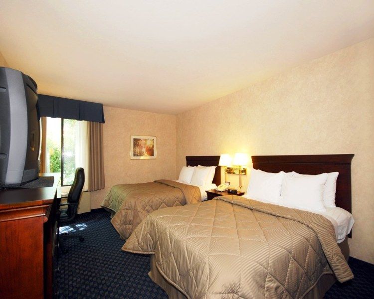 Comfort & Sea-tac Airport Hotel