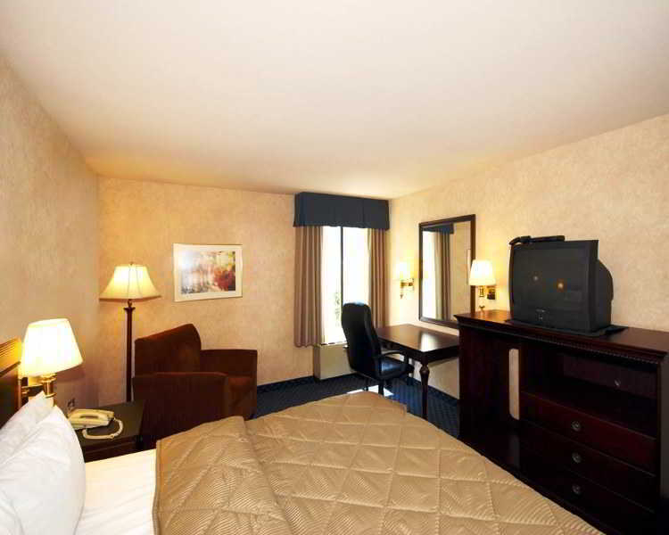 Hotel Comfort & Sea-tac Airport 3*