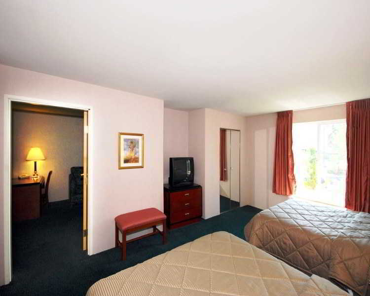 Comfort & Sea-tac Airport 3*