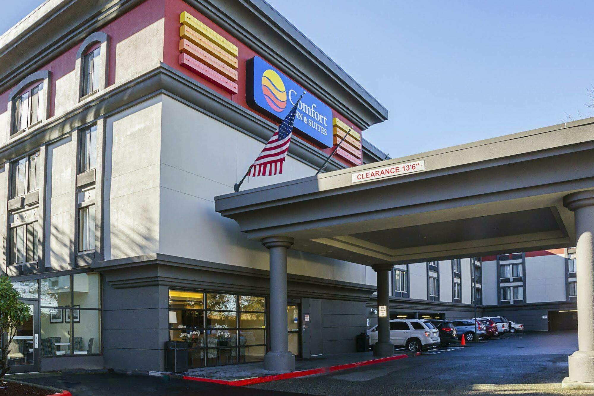 Hotel Comfort & Sea-tac Airport 3*