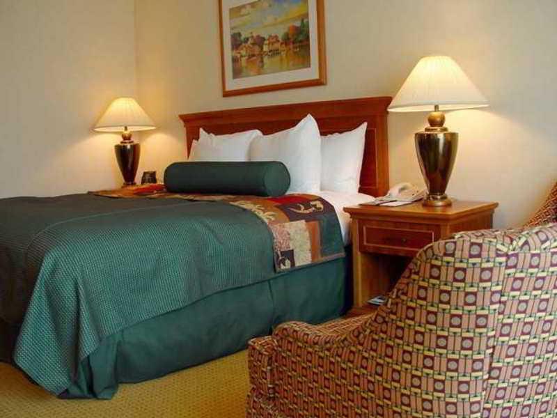 Hilton Seattle Airport & Conference Center Hotel 3*